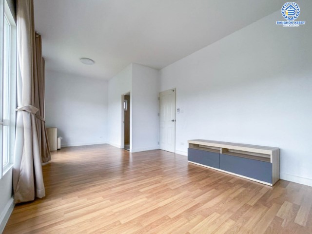 บ้านเดี่ยวมือสองนนทบุรี ม.เพอร์เฟคพาร์ค ชัยพฤกษ์ แบรนด์คุณภาพจาก "พร็อพเพอร์ตี้ เพอร์เฟค" เนื้อที่ 62.20 ตร.ว. ฟังก์ชัน 3 ห้องนอน 3 ห้องน้ำ  แถมแอร์ 3 เครื่อง บรรยากาศร่มรื่น เงียบสงบ ส่วนกลางครบ!! เชื่อมต่อถนนหลัก ชัยพฤกษ์ กาญจนาภิเษก ใกล้ MRT "สถานีคลองบางไผ่"